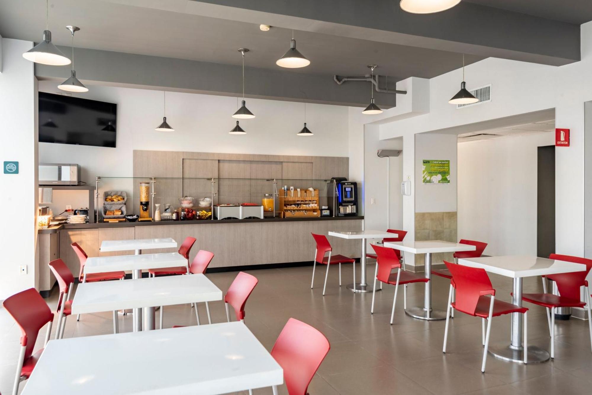 City Express Junior By Marriott San Luis Potosi Zona Industrial Exterior photo