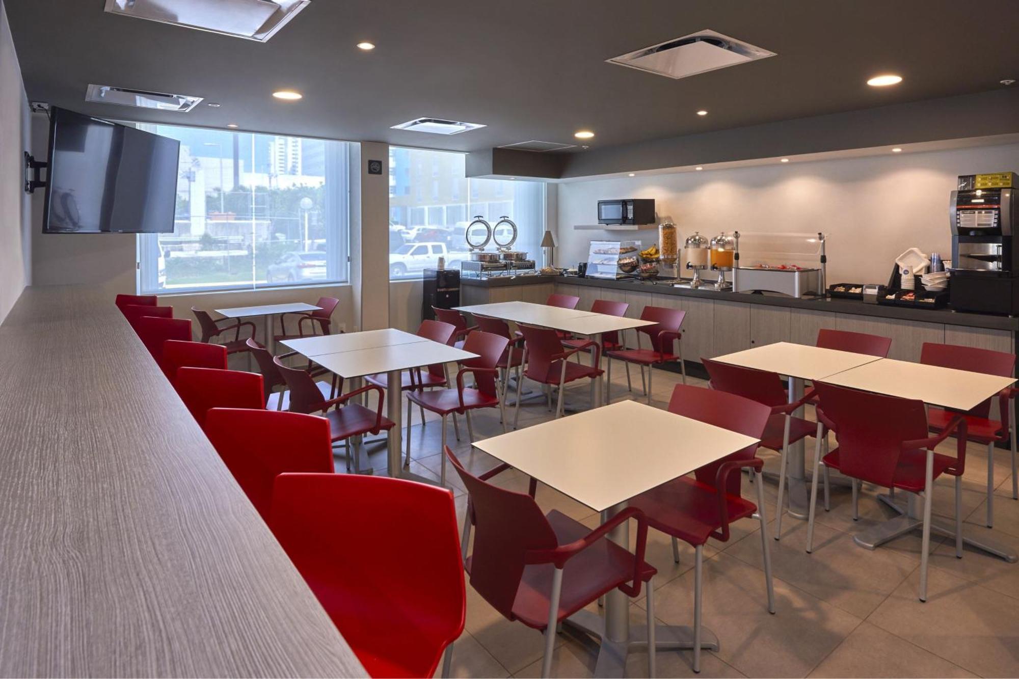 City Express Junior By Marriott San Luis Potosi Zona Industrial Exterior photo